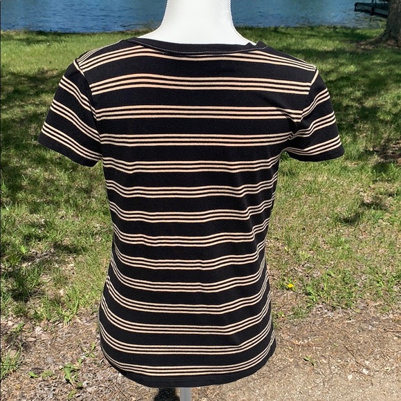 Jones Wear Vneck Tee Black w/Tan Stripes EUC Sz M - Picture 2 of 5